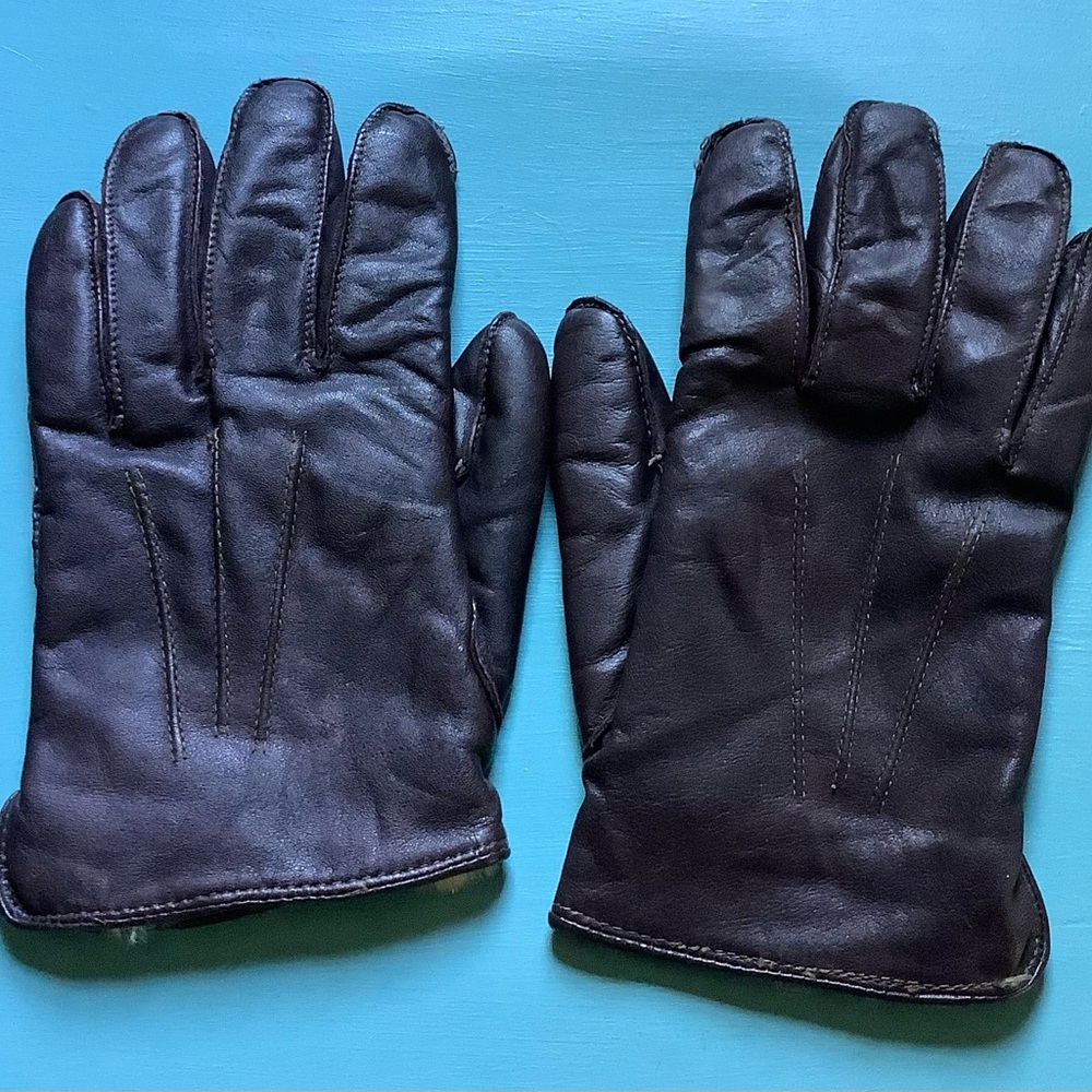 Leather Gloves Rabbit Fur Lined Large [Men's Hand Size 9.5"] or smaller only.